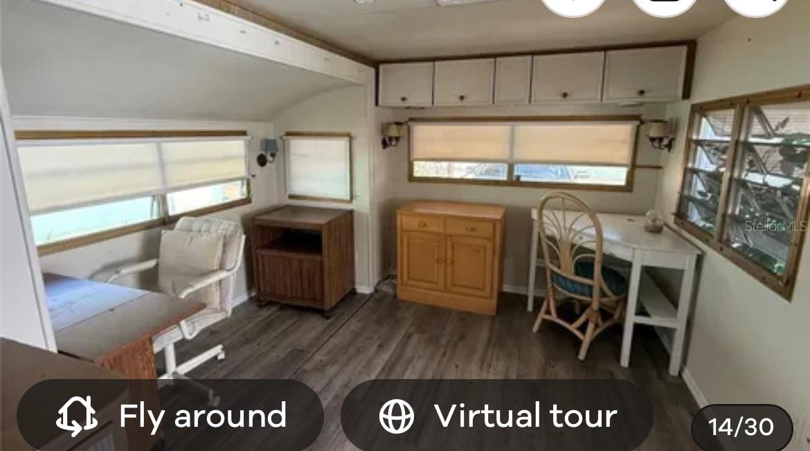 HOLIDAY TRAVEL PARK ENGLEWOOD - Residential