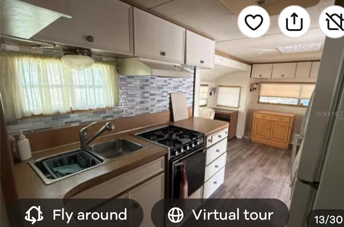 HOLIDAY TRAVEL PARK ENGLEWOOD - Residential