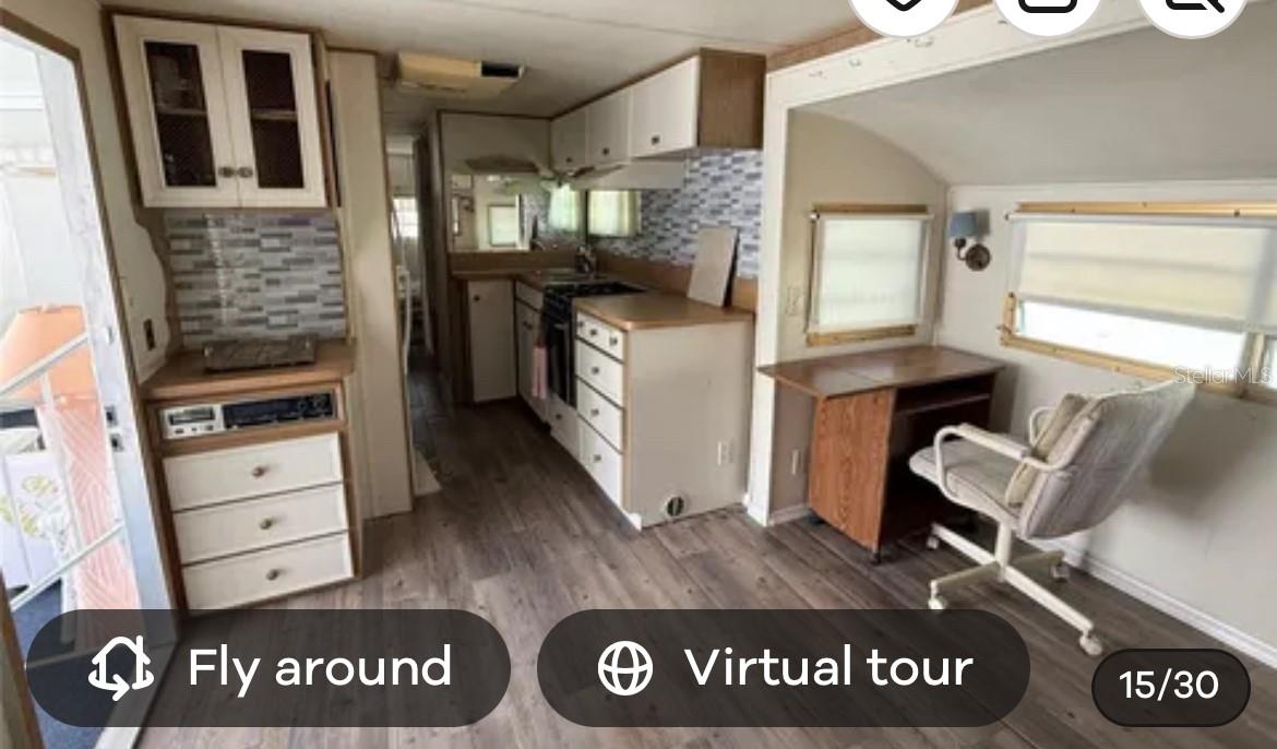 HOLIDAY TRAVEL PARK ENGLEWOOD - Residential