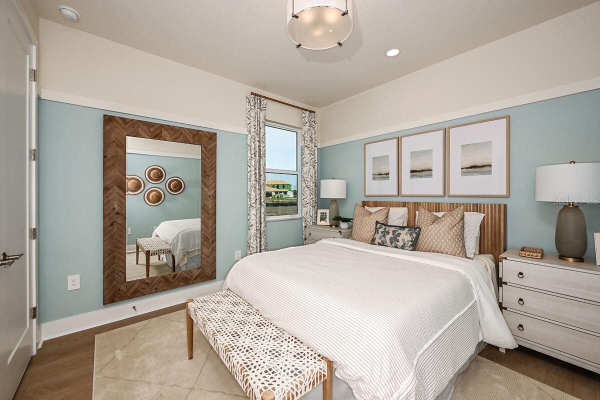 ENCLAVE AT KINGSWAY CIRCLE - Residential