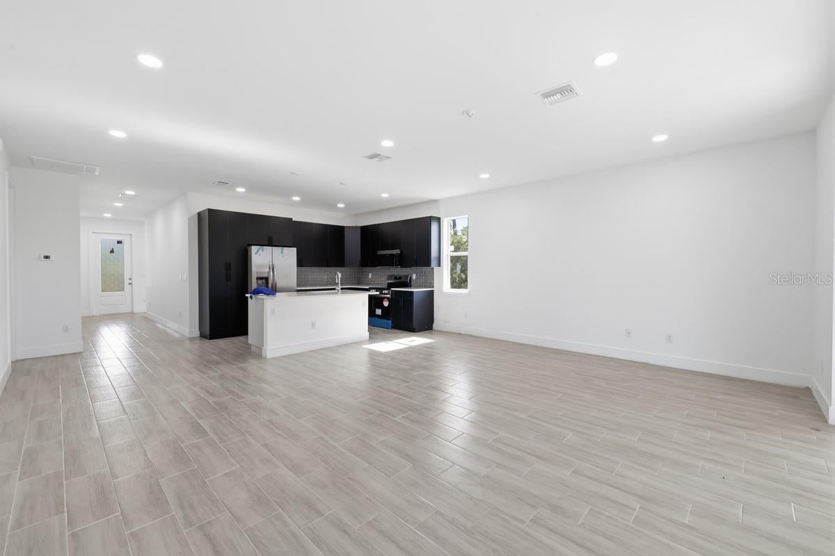 ROTONDA LAKES - Residential