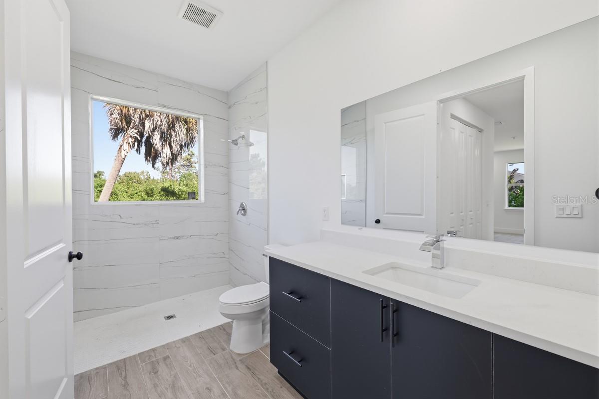 ROTONDA LAKES - Residential