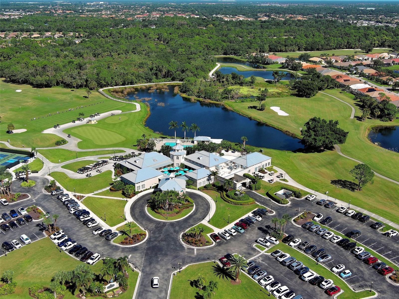 PELICAN POINTE GOLF & COUNTRY CLUB - Residential