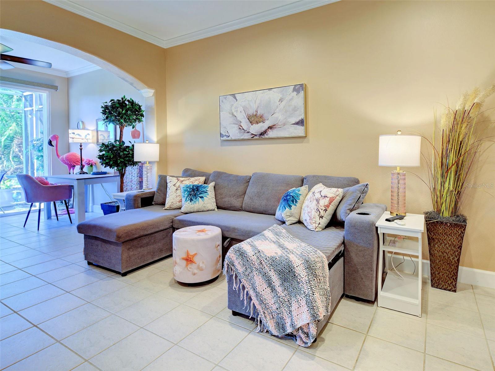 PELICAN POINTE GOLF & COUNTRY CLUB - Residential