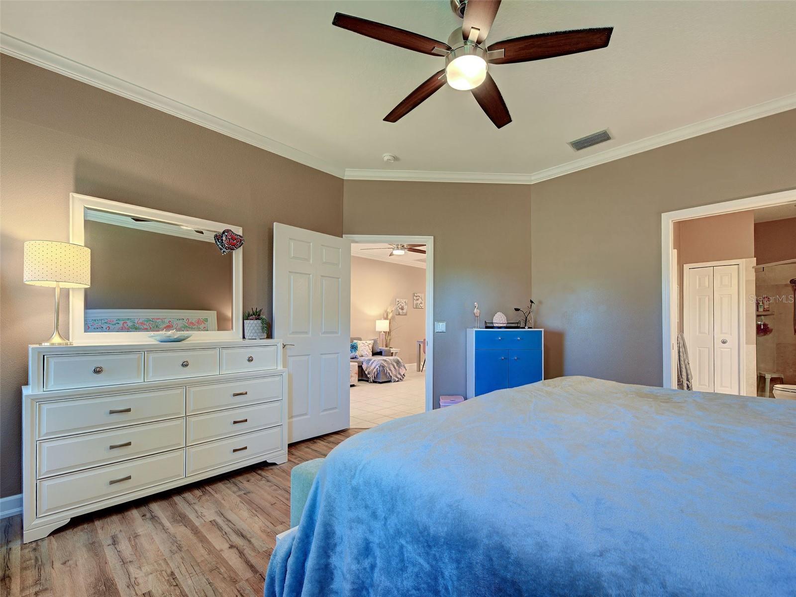 PELICAN POINTE GOLF & COUNTRY CLUB - Residential