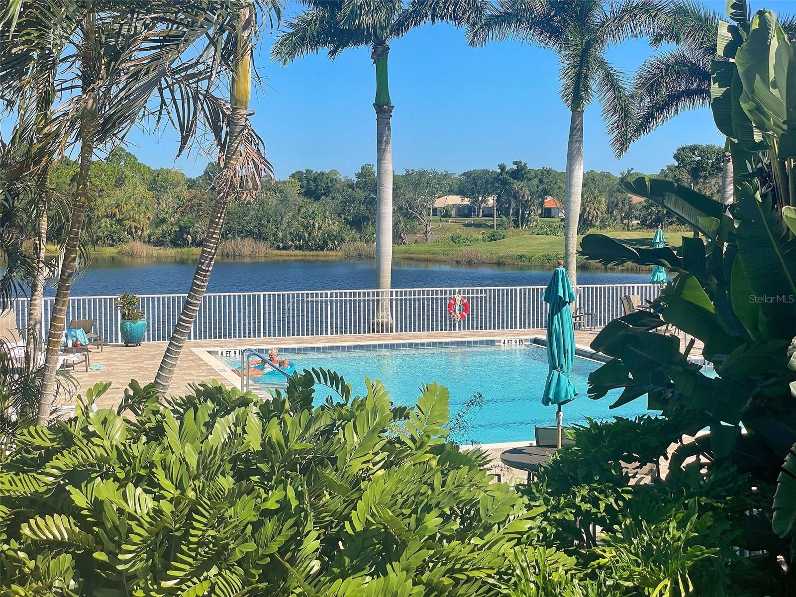 PELICAN POINTE GOLF & COUNTRY CLUB - Residential
