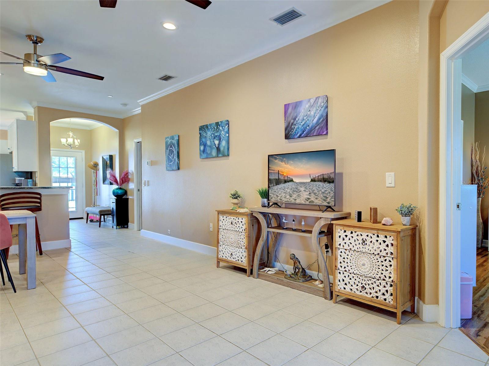 PELICAN POINTE GOLF & COUNTRY CLUB - Residential