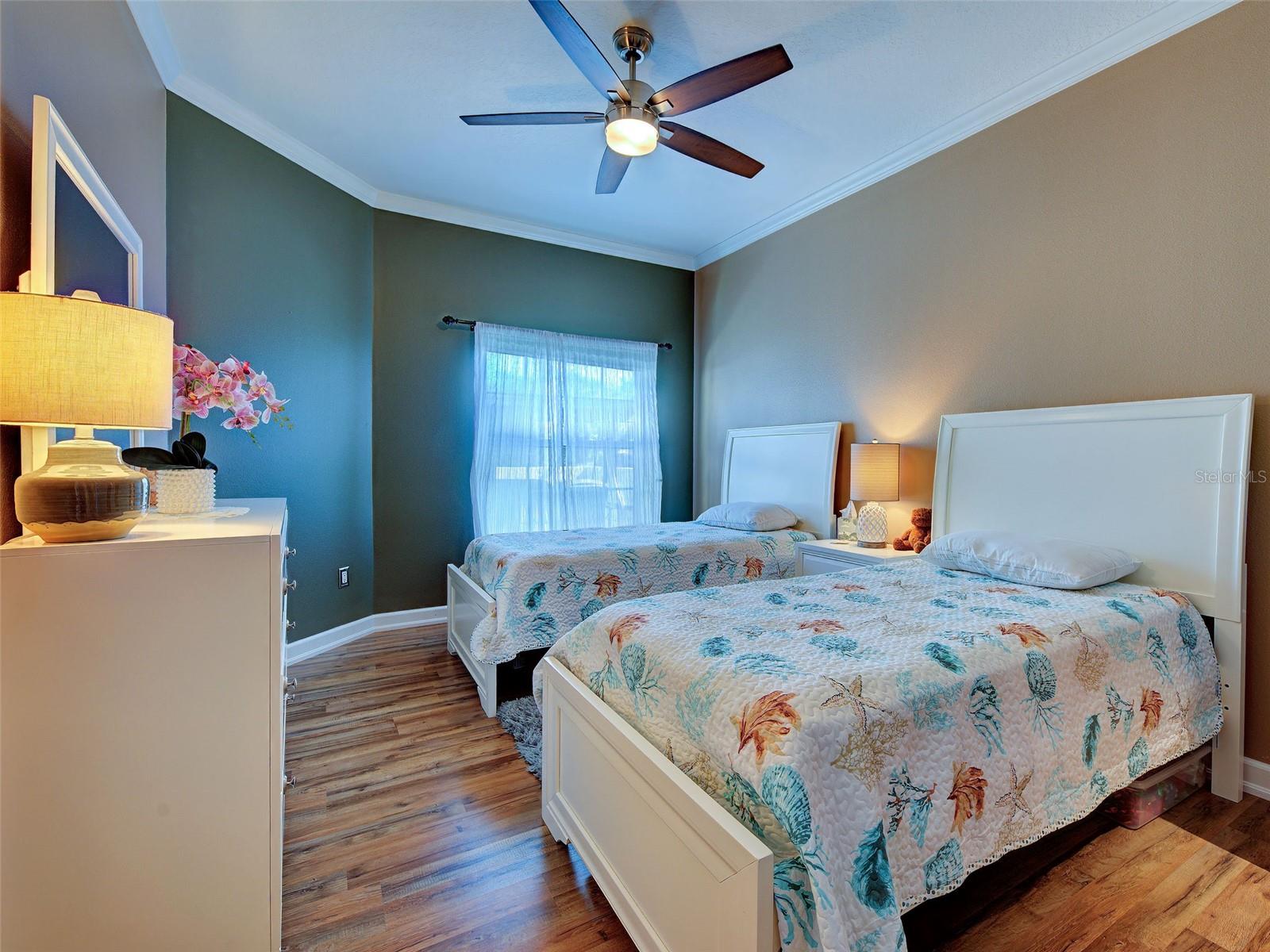 PELICAN POINTE GOLF & COUNTRY CLUB - Residential