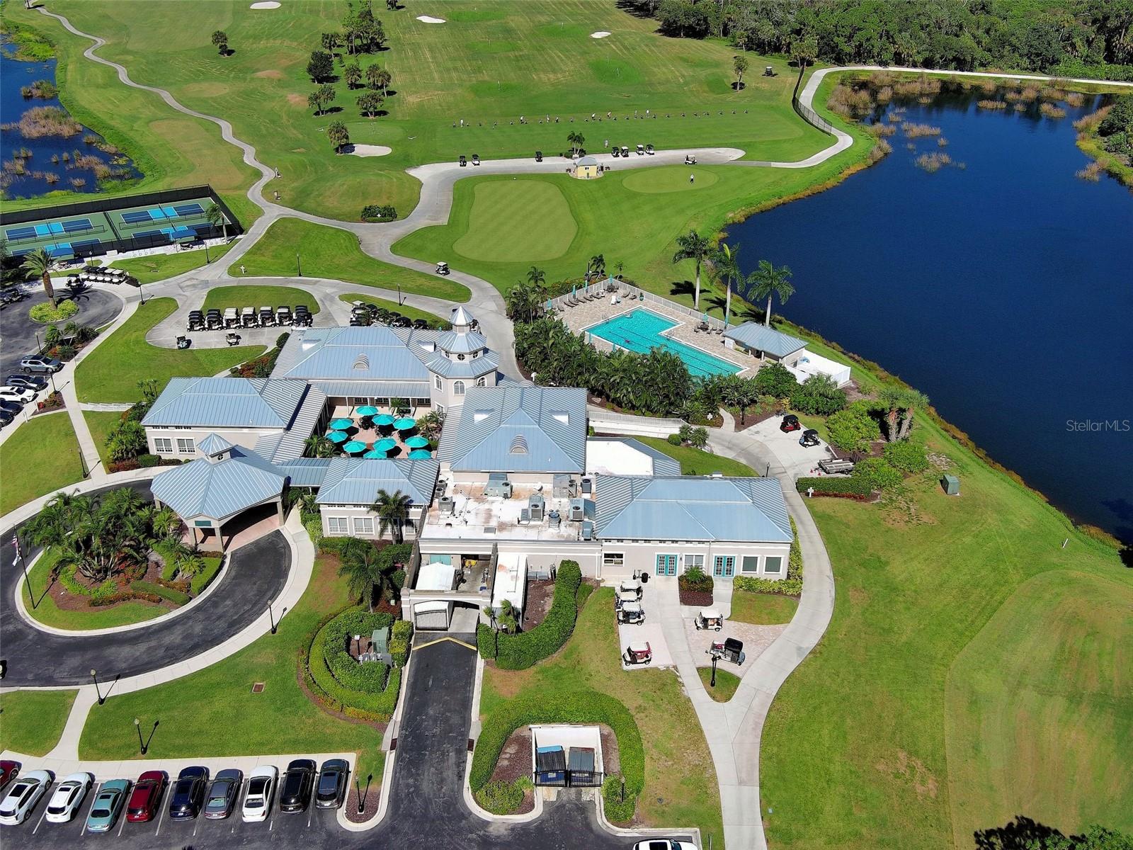 PELICAN POINTE GOLF & COUNTRY CLUB - Residential