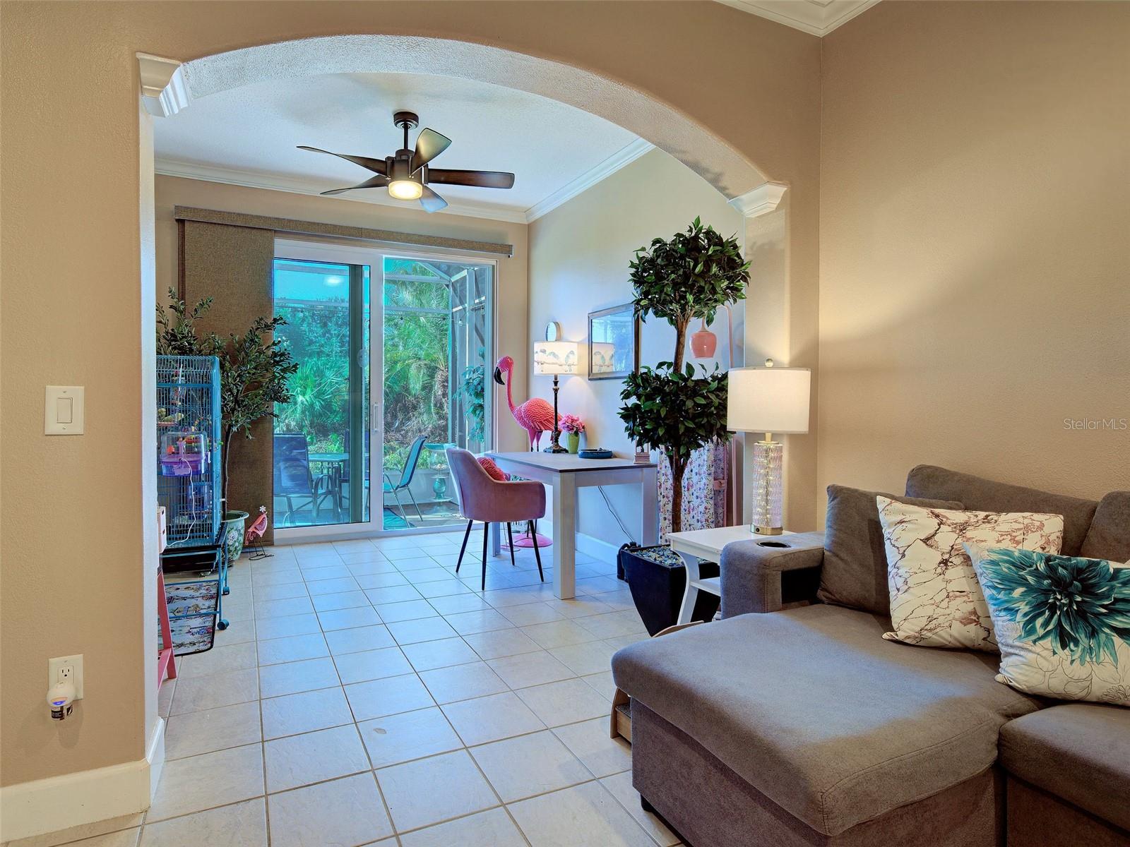 PELICAN POINTE GOLF & COUNTRY CLUB - Residential