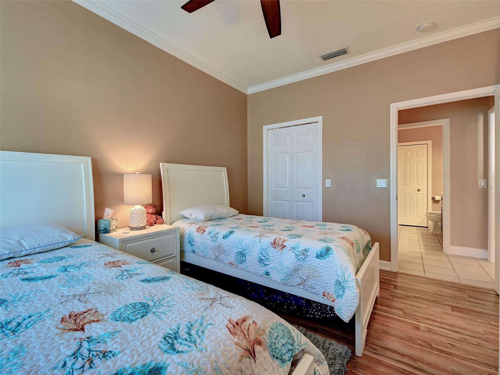 PELICAN POINTE GOLF & COUNTRY CLUB - Residential