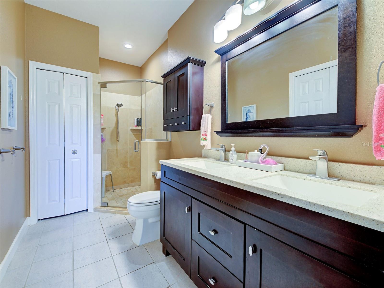 PELICAN POINTE GOLF & COUNTRY CLUB - Residential