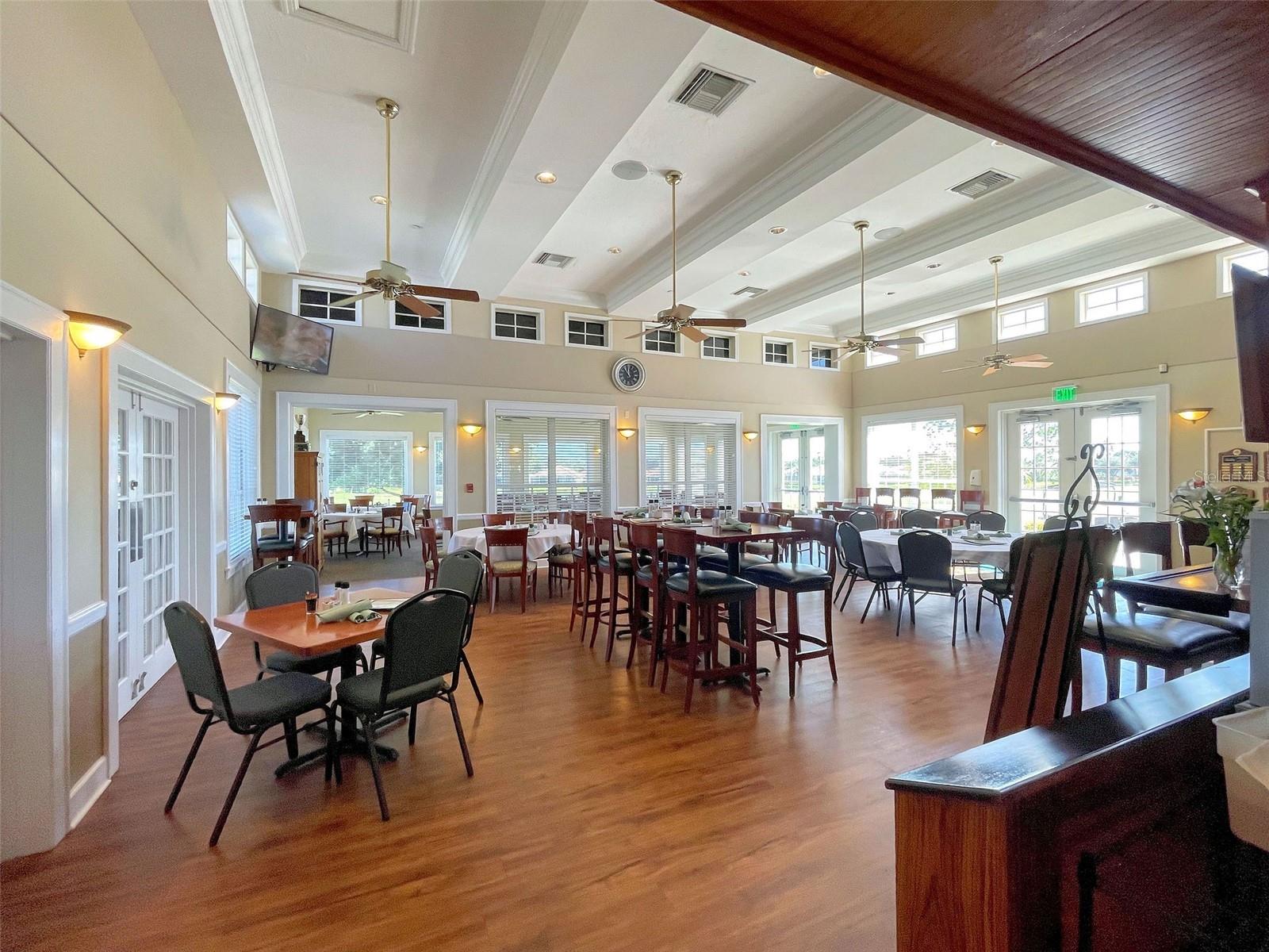 PELICAN POINTE GOLF & COUNTRY CLUB - Residential