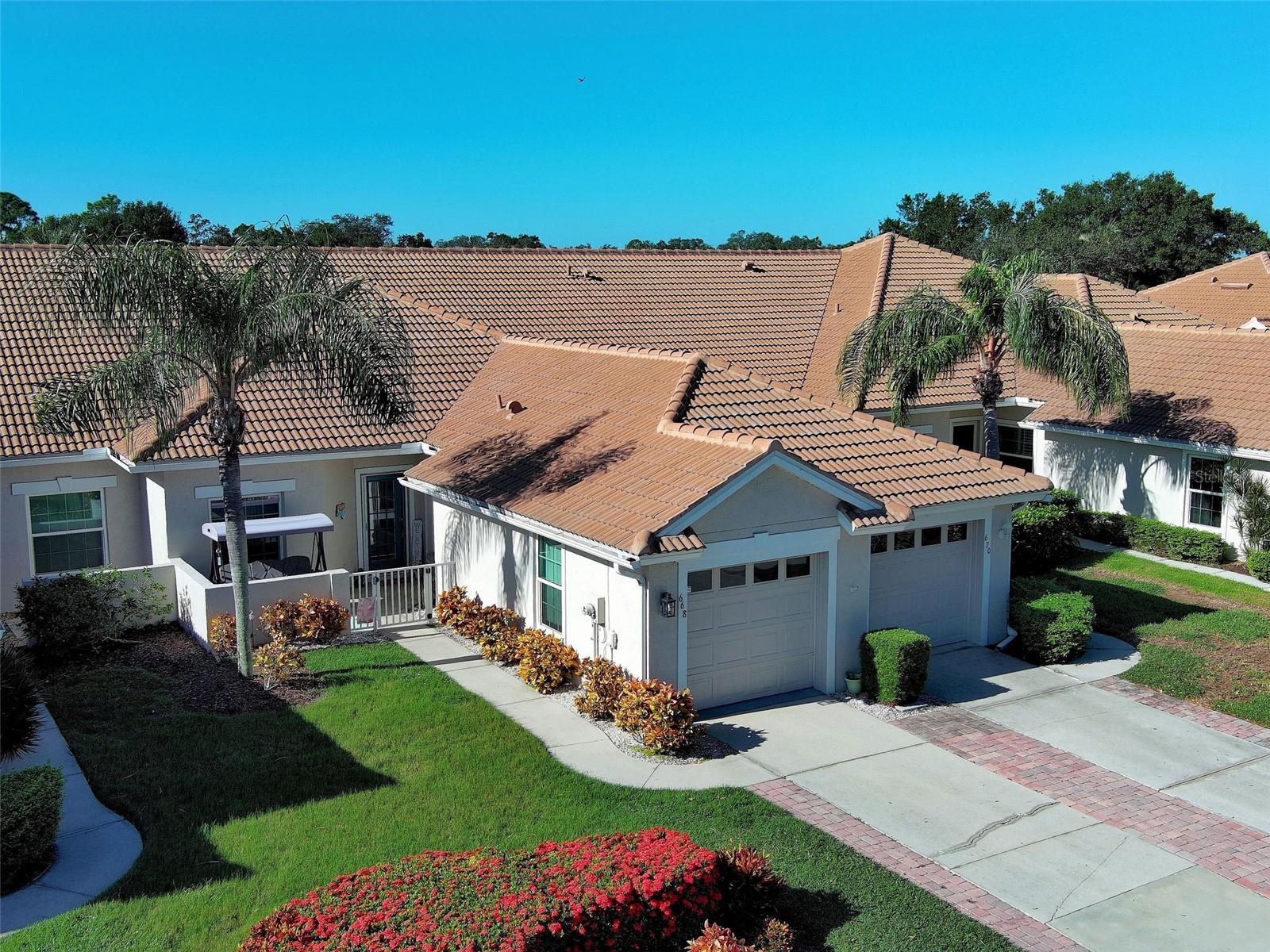 PELICAN POINTE GOLF & COUNTRY CLUB - Residential