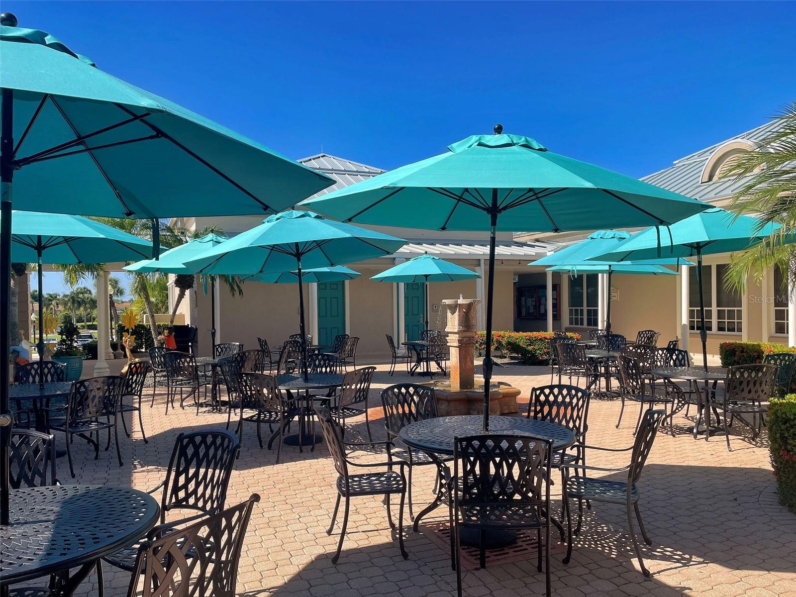 PELICAN POINTE GOLF & COUNTRY CLUB - Residential