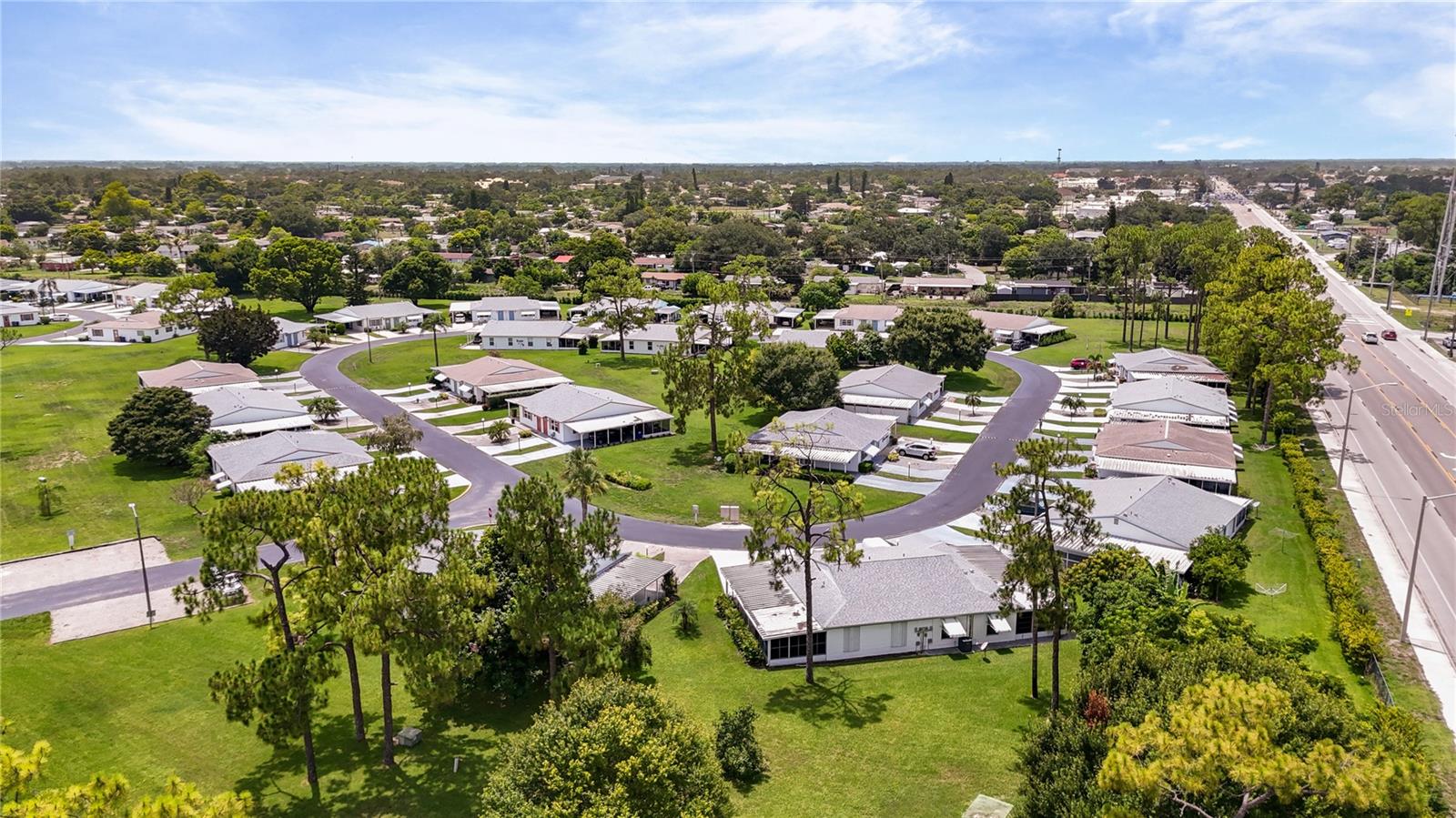 PINEWOOD CONDO - Residential