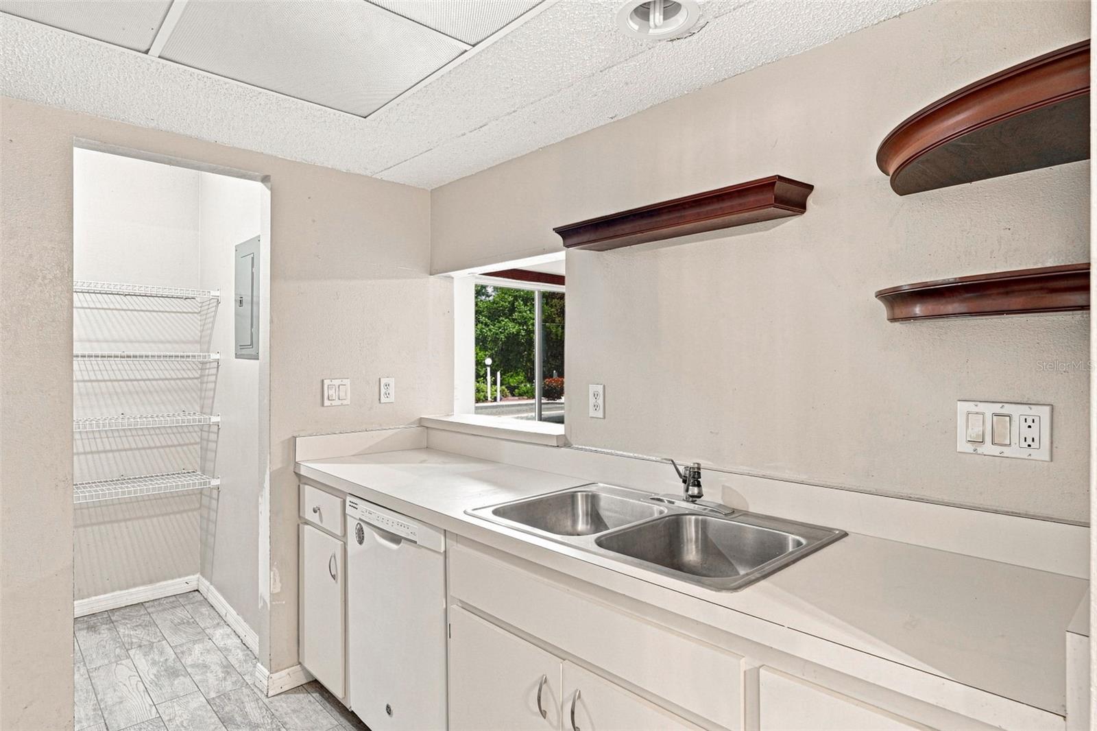 BEULAH CONDO PH 01 - Residential