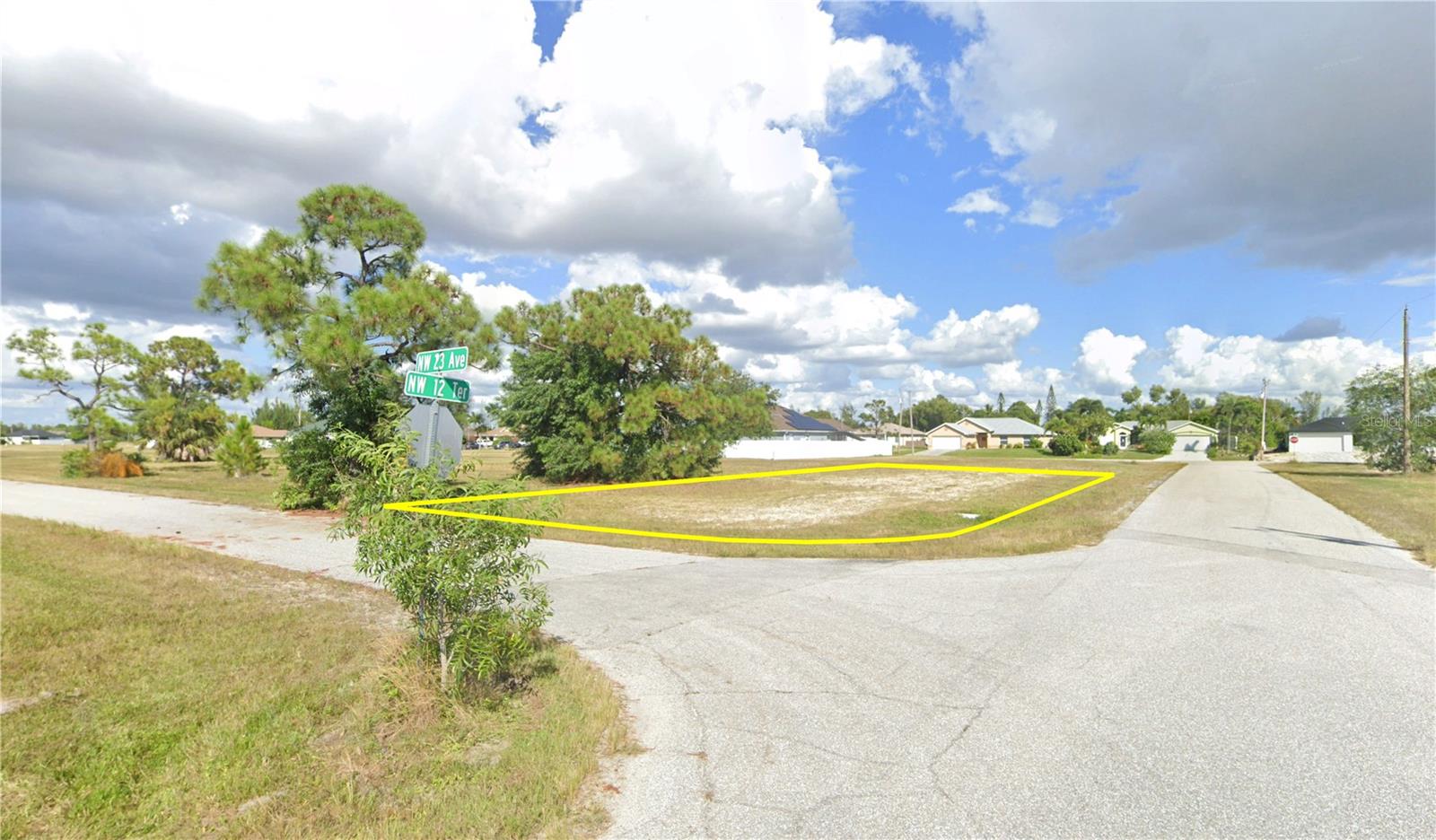 CAPE CORAL - Land