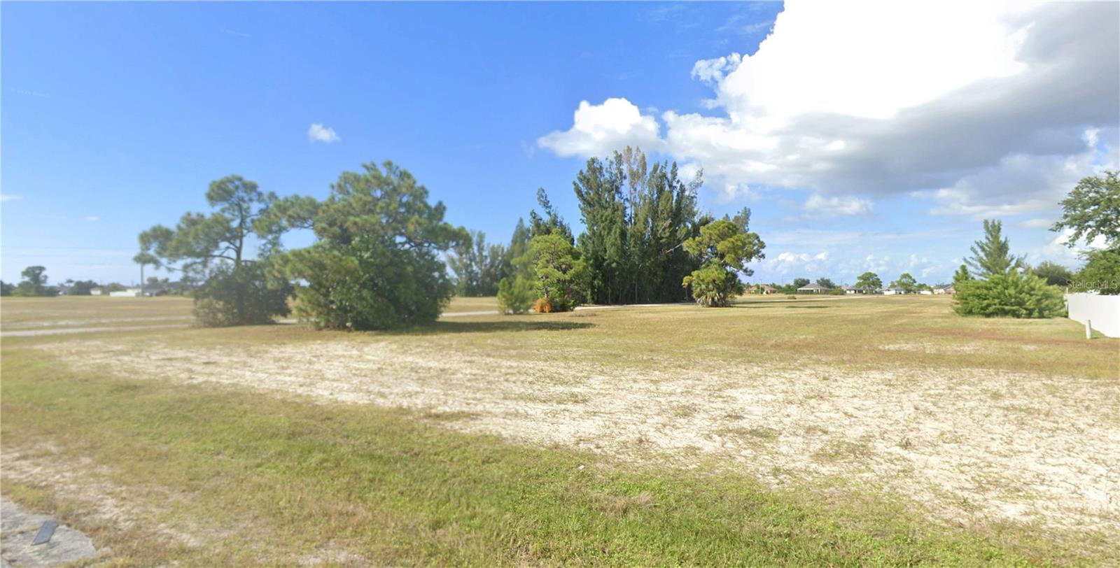 CAPE CORAL - Land
