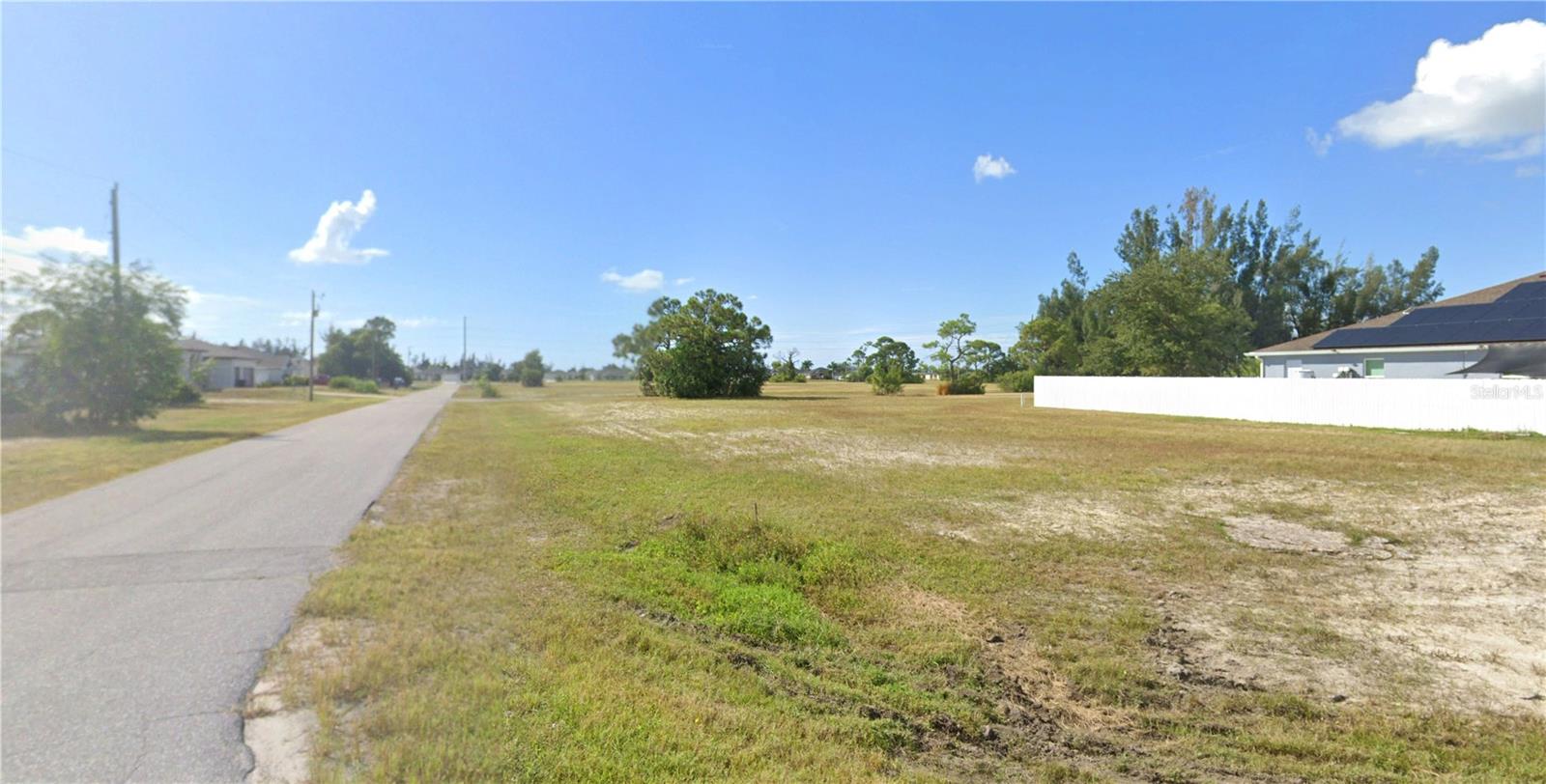 CAPE CORAL - Land