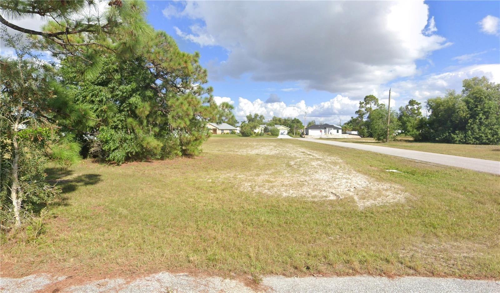 CAPE CORAL - Land