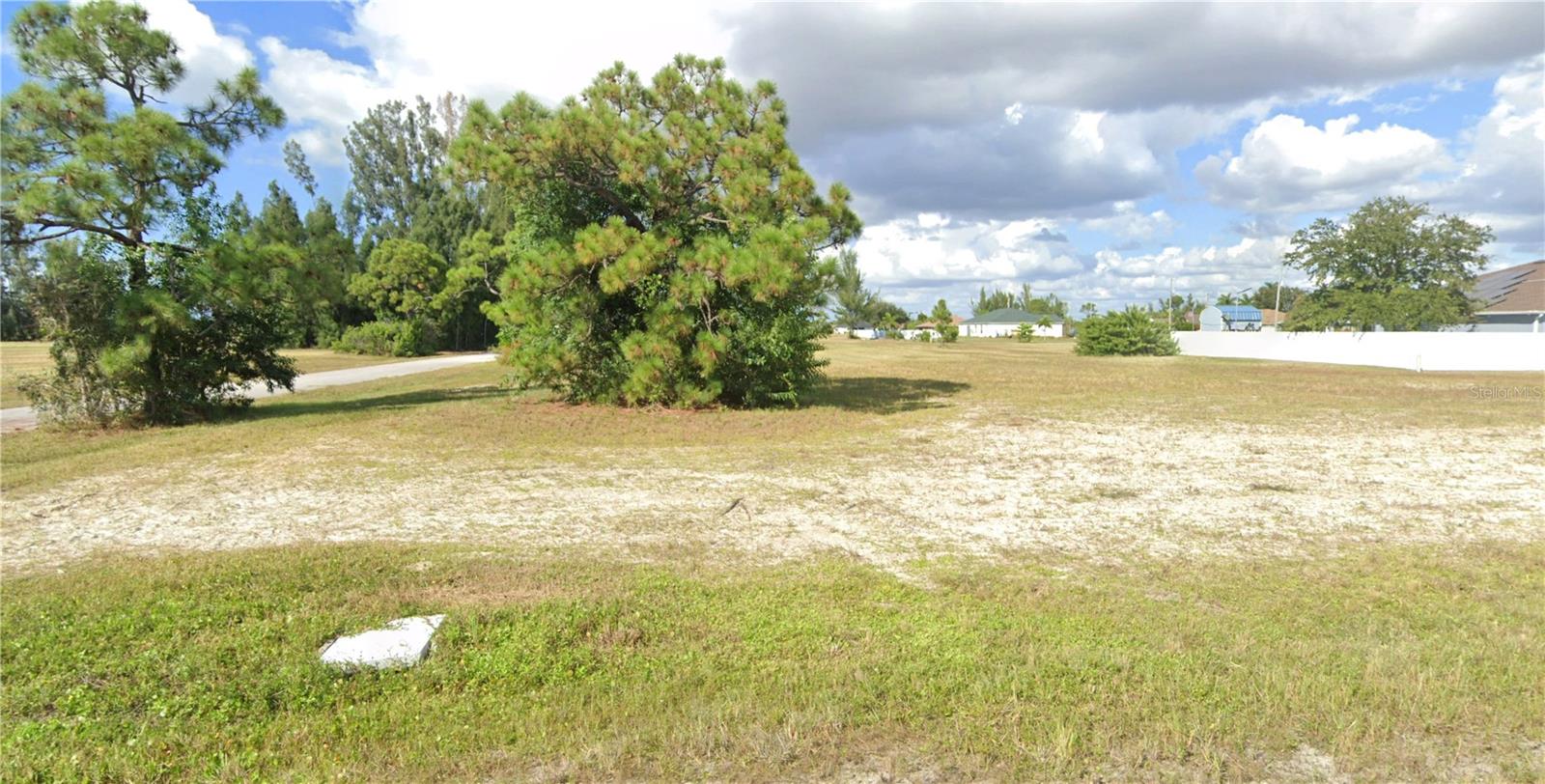 CAPE CORAL - Land