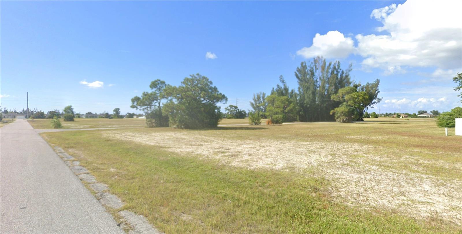 CAPE CORAL - Land
