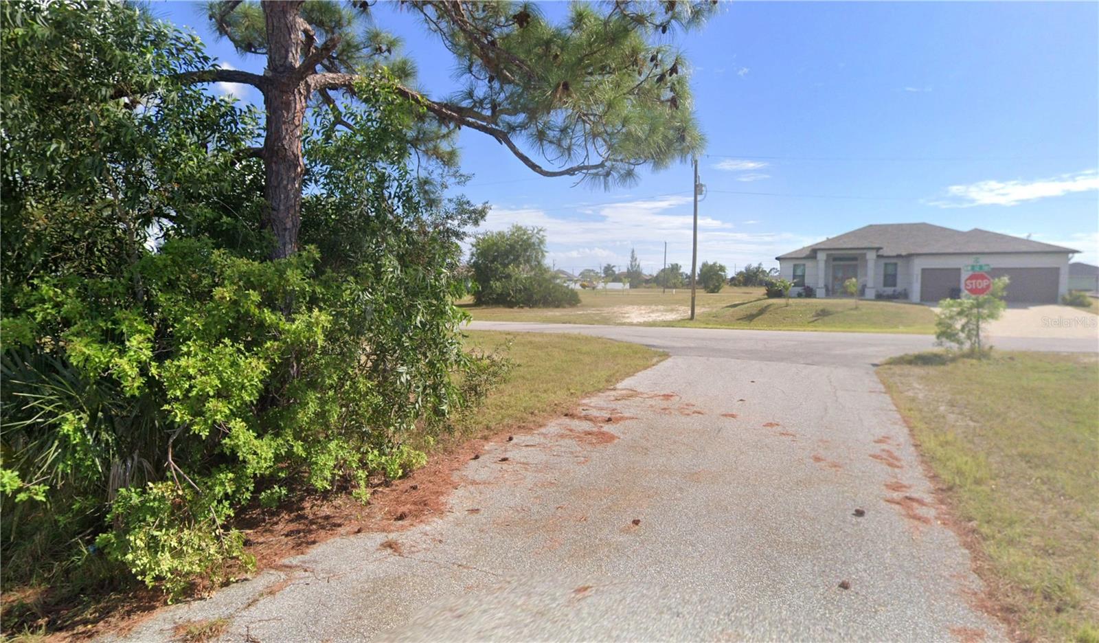 CAPE CORAL - Land