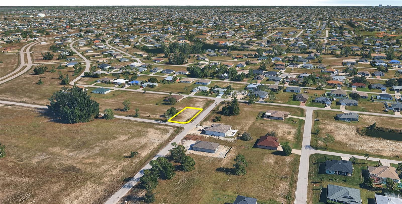 CAPE CORAL - Land