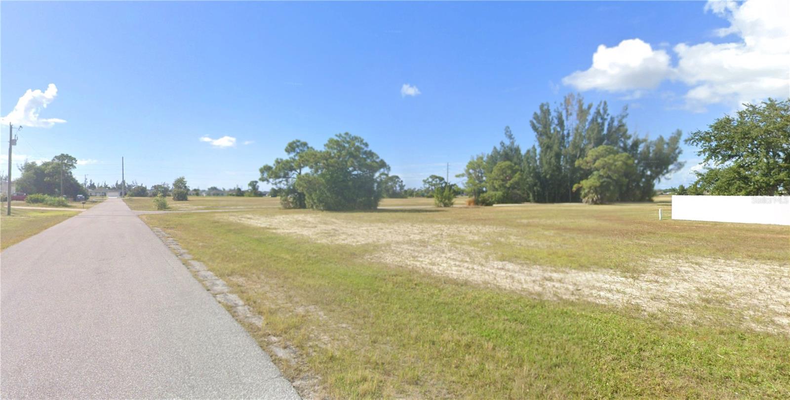 CAPE CORAL - Land
