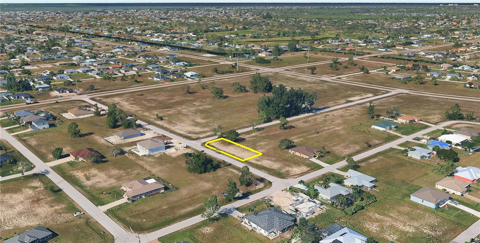 CAPE CORAL - Land