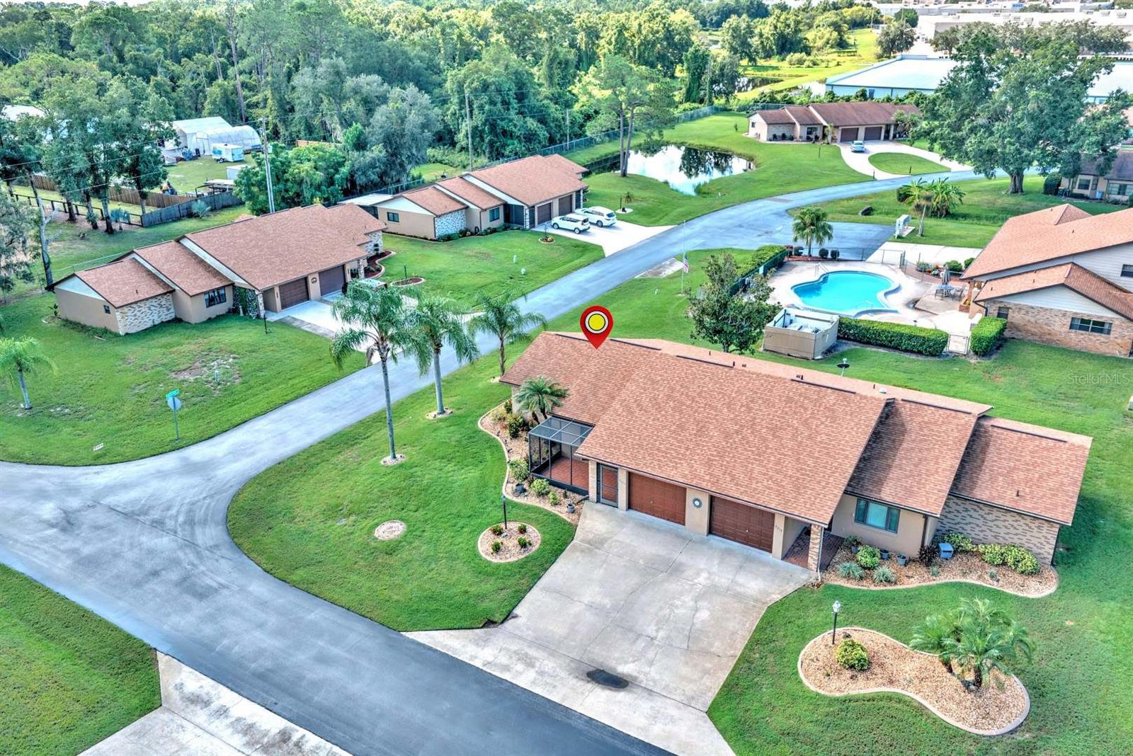 HIDDEN CRK VILLAS - Residential