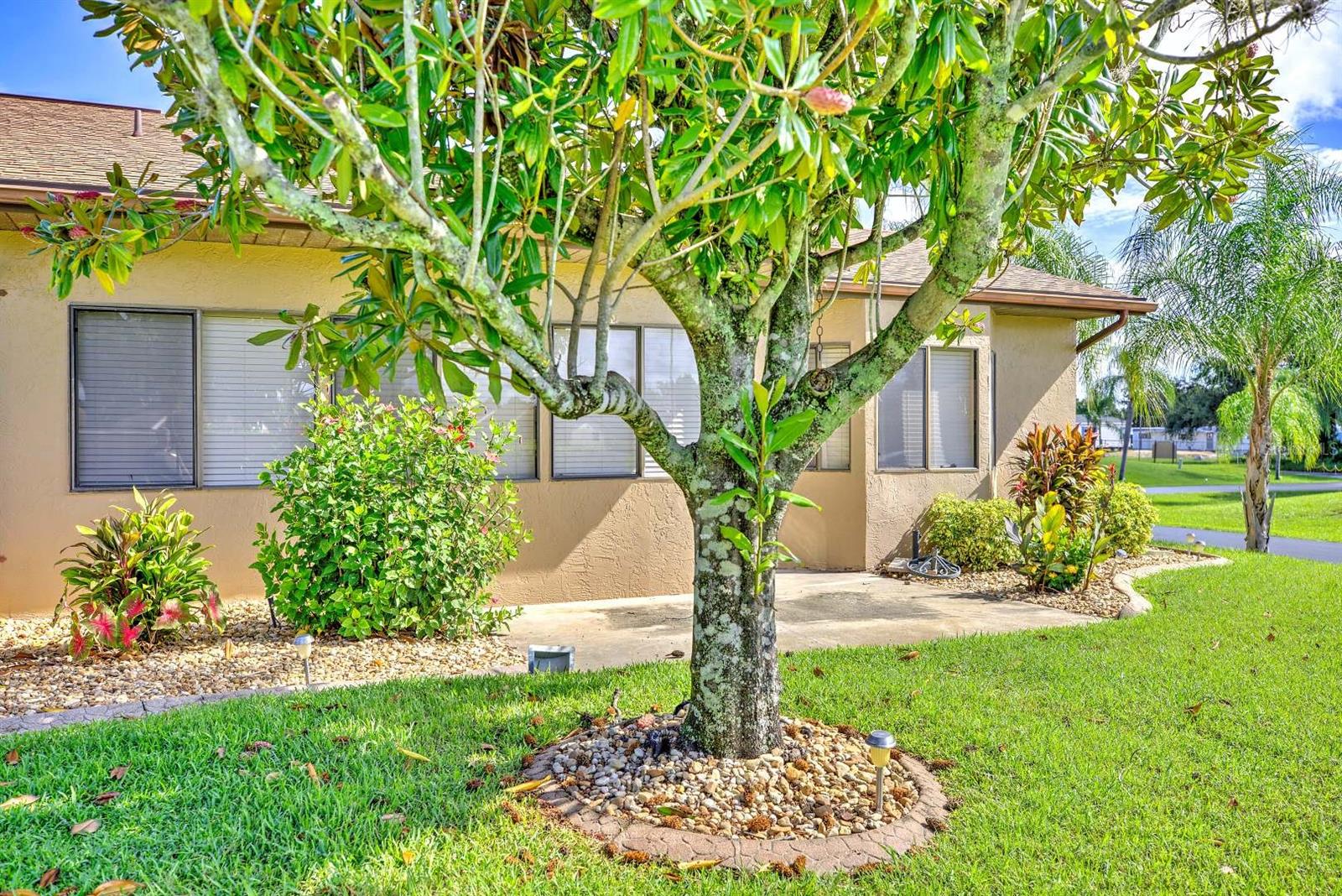 HIDDEN CRK VILLAS - Residential