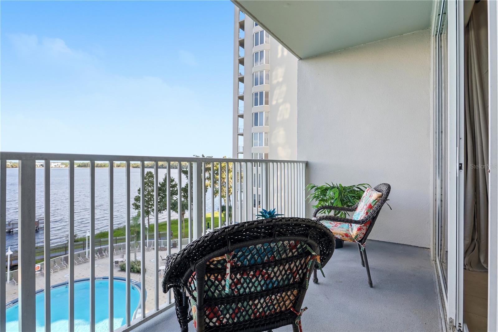 BLUE HERON BEACH RESIDENCE TOWER I - Residential