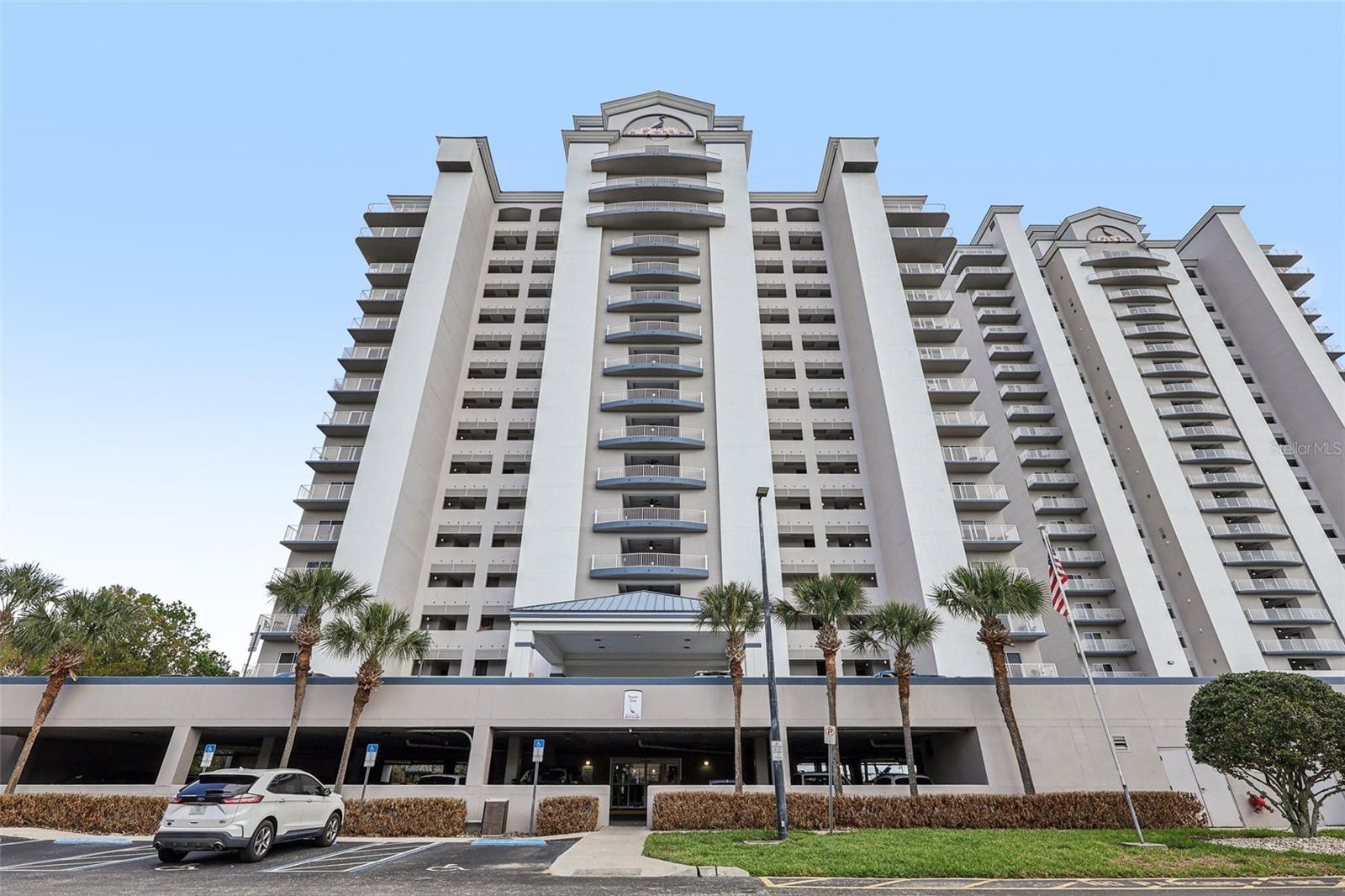 BLUE HERON BEACH RESIDENCE TOWER I - Residential