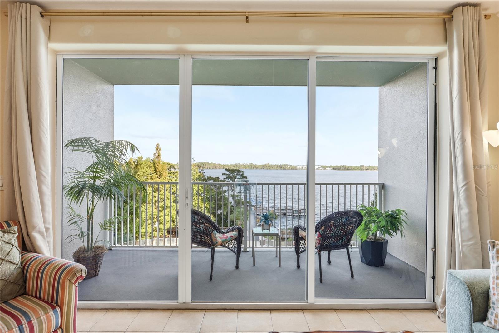 BLUE HERON BEACH RESIDENCE TOWER I - Residential