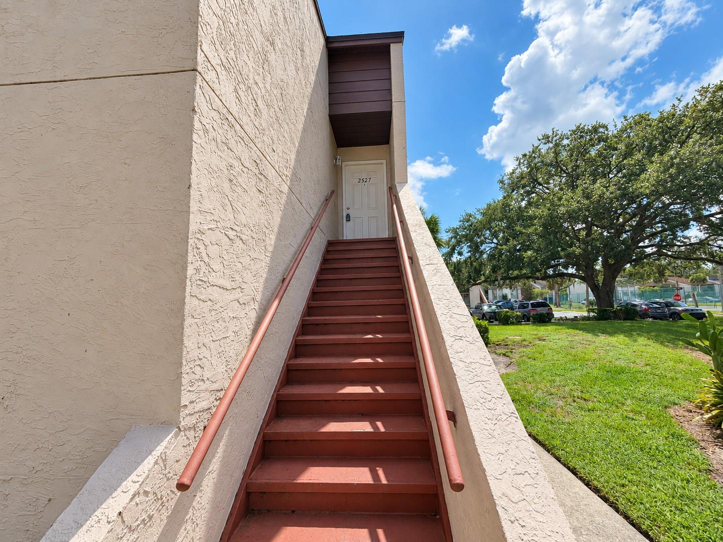 LEMON TREE CONDO SEC 03 CANYON - Residential