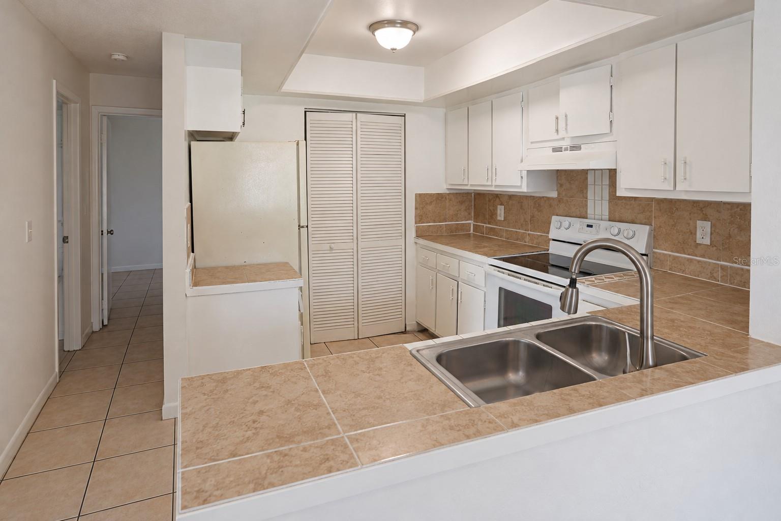 LEMON TREE CONDO SEC 03 CANYON - Residential