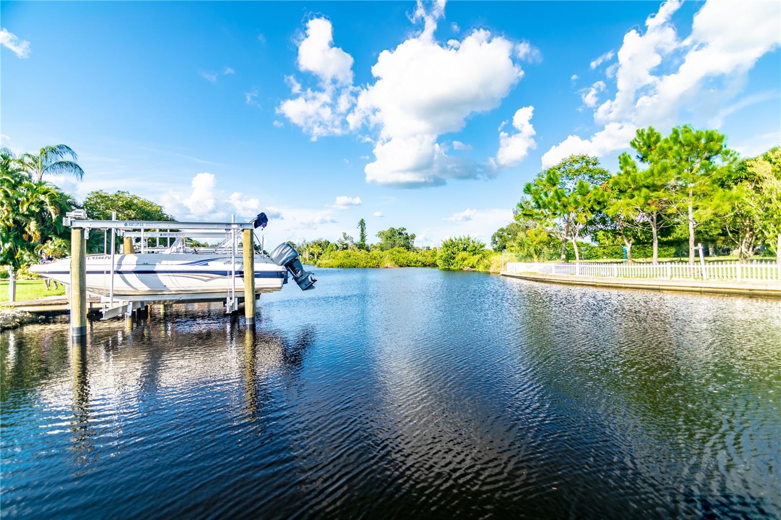 LAZY LAGOON UN 51B - Residential