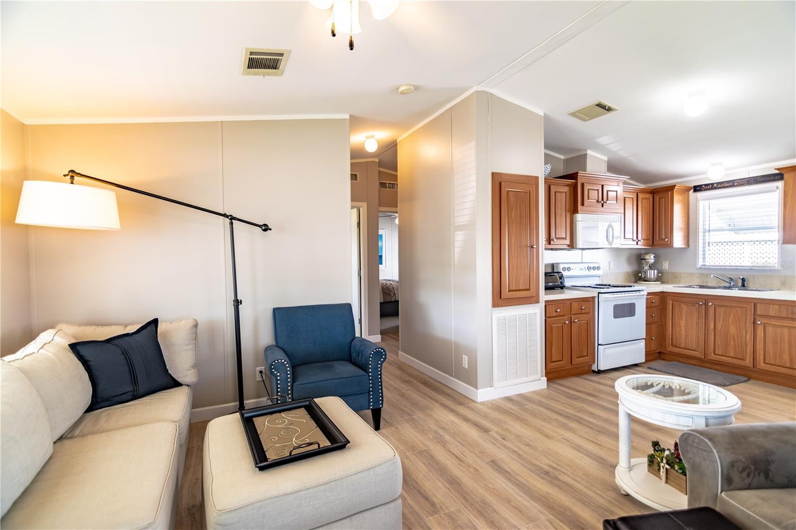 LAZY LAGOON UN 51B - Residential
