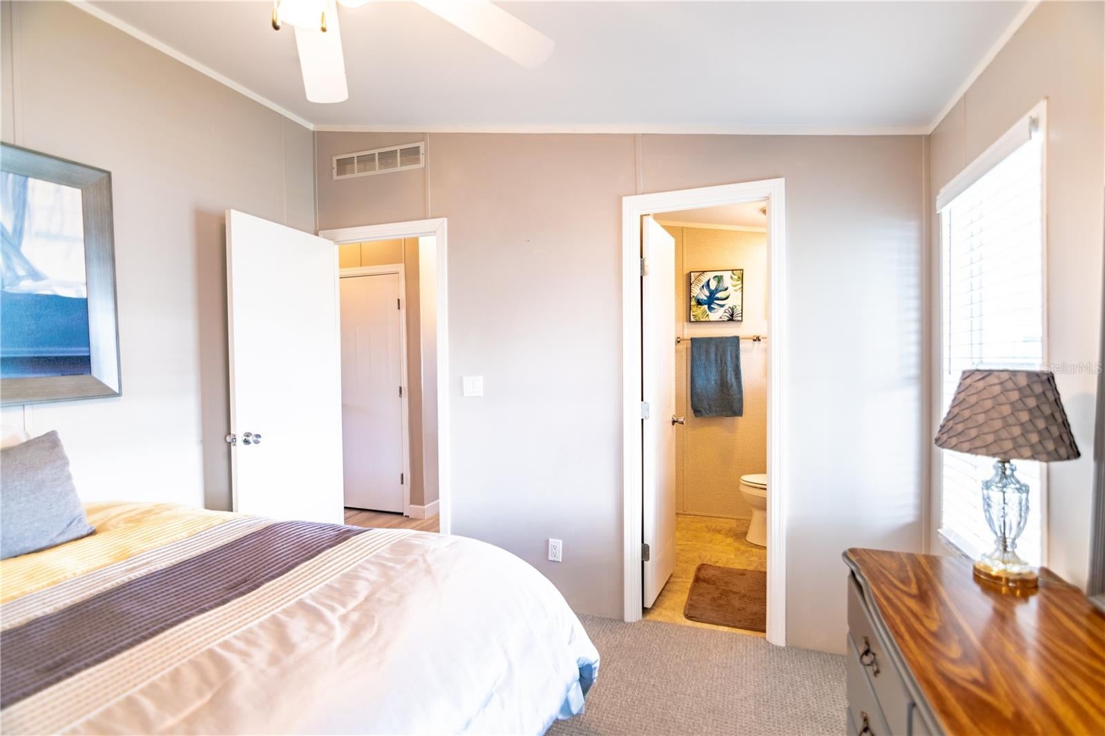 LAZY LAGOON UN 51B - Residential