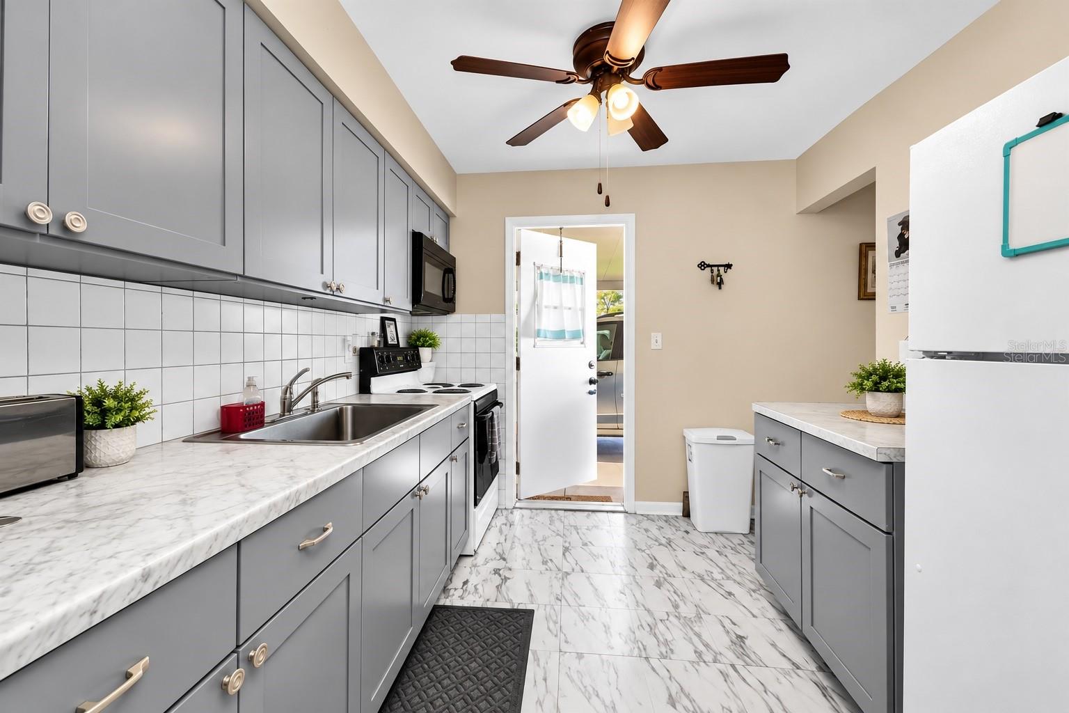 PINEWOOD CONDO - Residential
