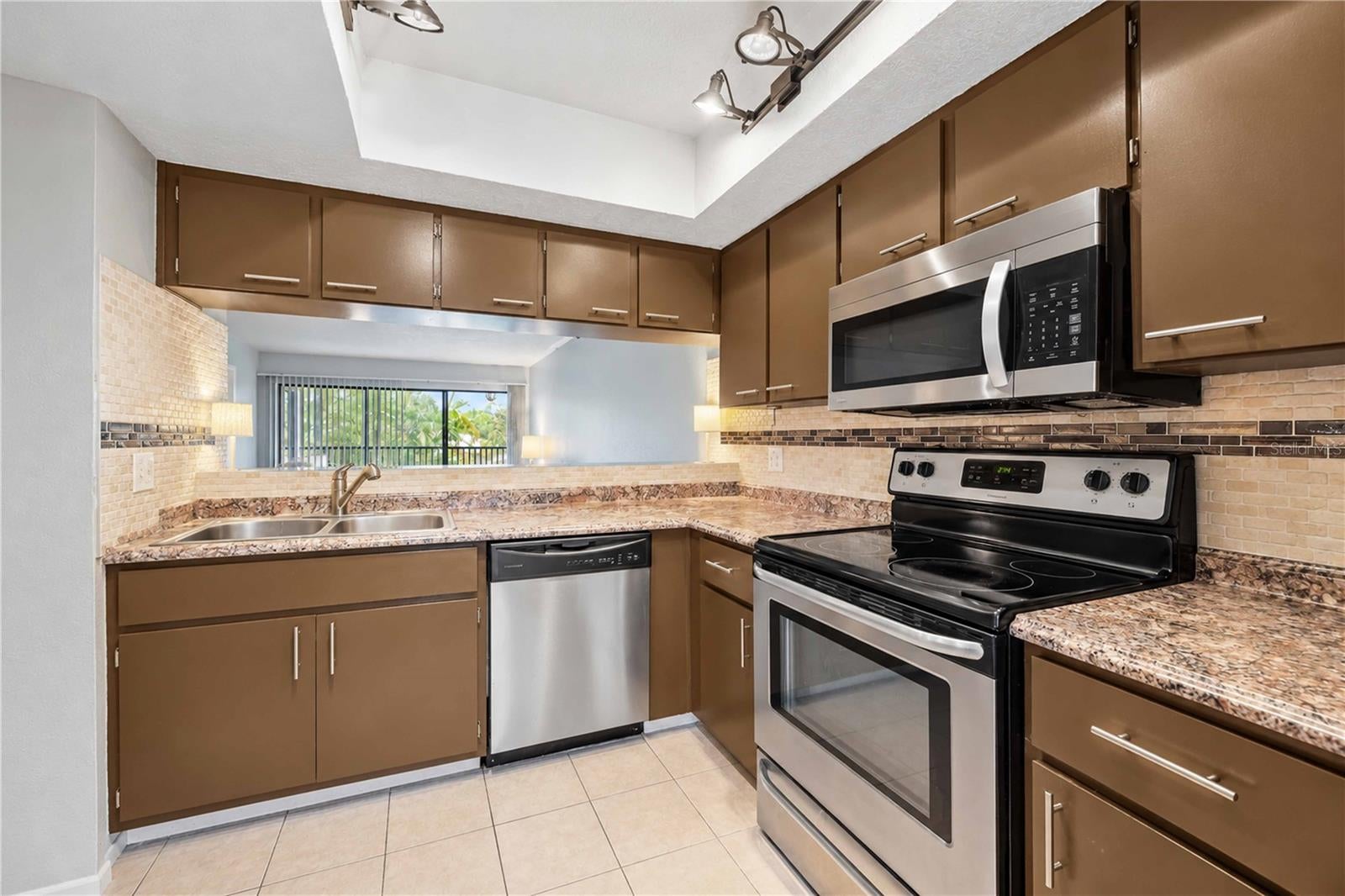 SANDHILL PINES BLDG 01 - Residential