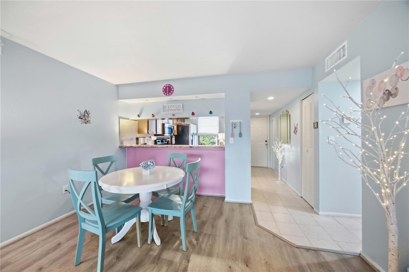 SANDHILL PINES BLDG 01 - Residential