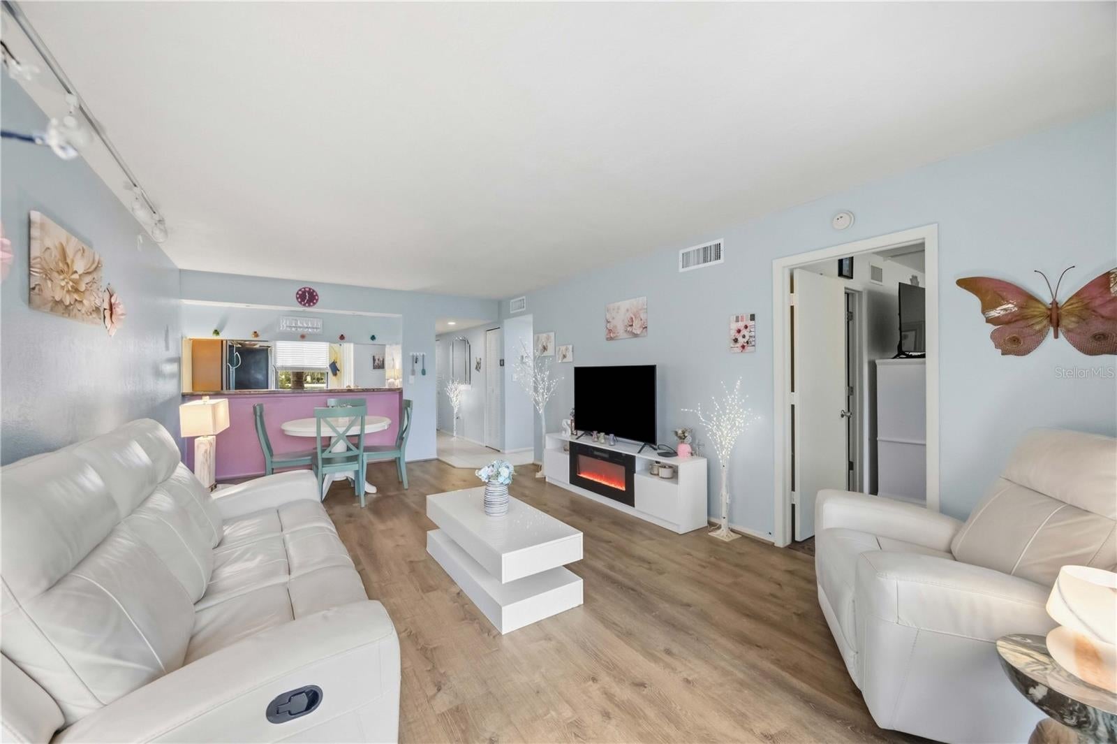 SANDHILL PINES BLDG 01 - Residential