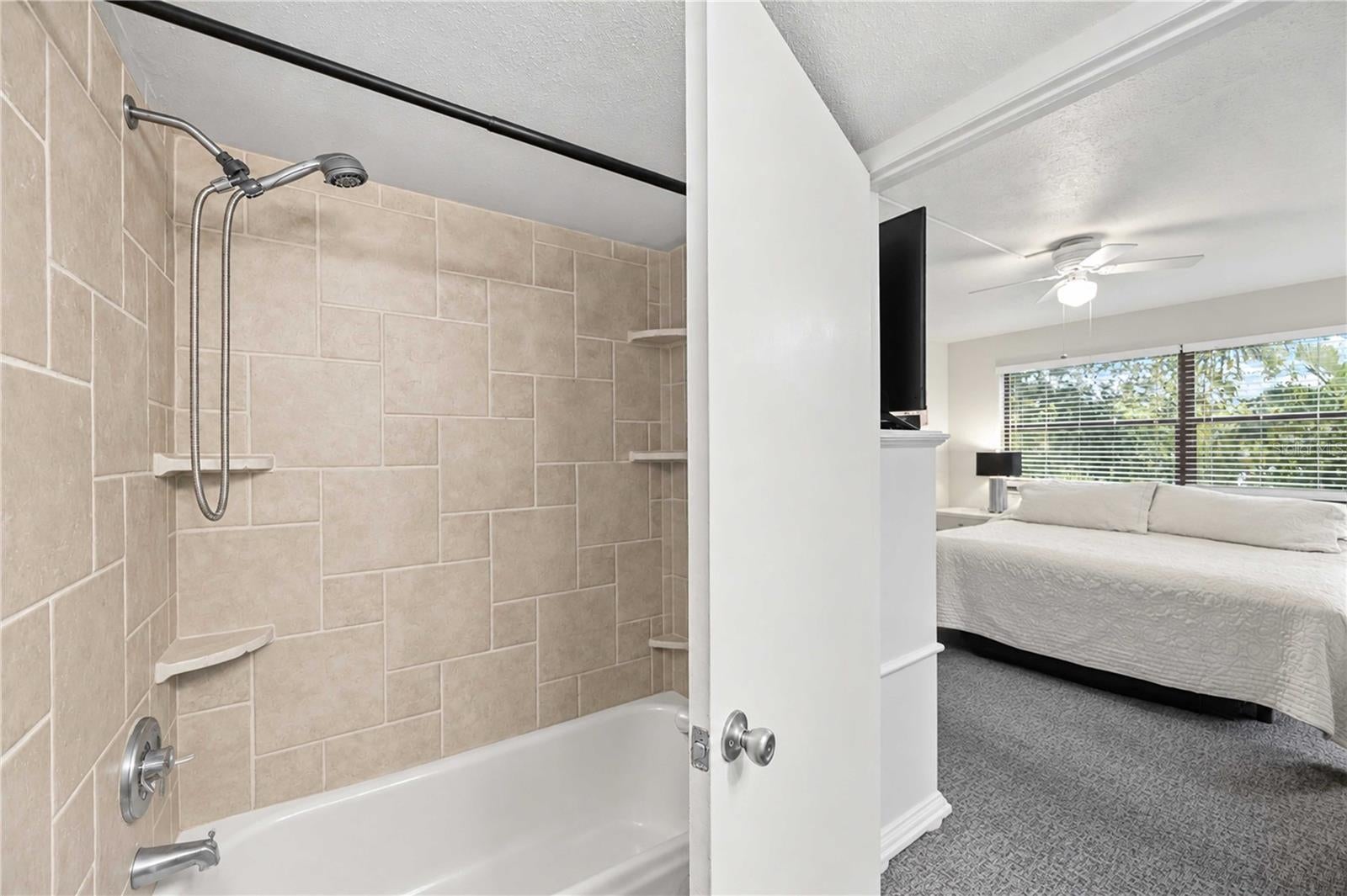 SANDHILL PINES BLDG 01 - Residential