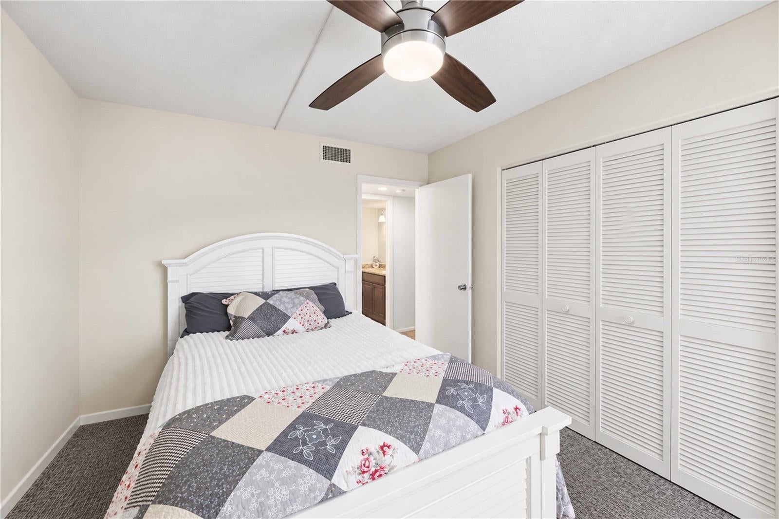SANDHILL PINES BLDG 01 - Residential