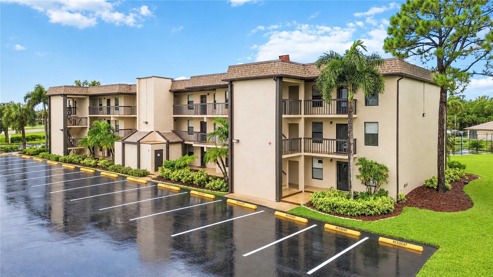Welcome to 1999 Kings Highway, Unit #16B, a 2-bedroom, 2-bathroom condo in the Sandhill Pines community. Tucked away in a quiet section surrounded by trees, this home offers a private, relaxing setting with convenient access to shopping, dining, and everyday essentials.
Inside, LUXURY VINYL PLANK FLOORING flows throughout the main living areas, creating a welcoming space for everyday living and entertaining. The kitchen features STAINLESS STEEL APPLIANCES and a LARGE PANTRY, keeping cookware, groceries, and kitchen essentials neatly within reach. The living room’s LARGE SLIDING GLASS DOOR fills the interior with natural light and opens to the lanai, extending your living space outdoors for a quiet morning or a relaxing evening overlooking the wooded surroundings.
The generously sized PRIMARY BEDROOM offers its own door to the lanai, a WALK-IN CLOSET, and a private EN SUITE BATHROOM with a tub/shower combination. A well-sized guest bedroom and separate guest bathroom provide comfortable accommodations for visitors or flexibility for your everyday needs.
Sandhill Pines amenities include a COMMUNITY POOL, a CLUBHOUSE with a FITNESS CENTER and LIBRARY, a TENNIS COURT, and SHUFFLEBOARD COURTS. Whether you’re enjoying the community amenities, unwinding on your lanai, or heading out to nearby conveniences, this condo brings together comfortable living and a peaceful setting in one inviting package.