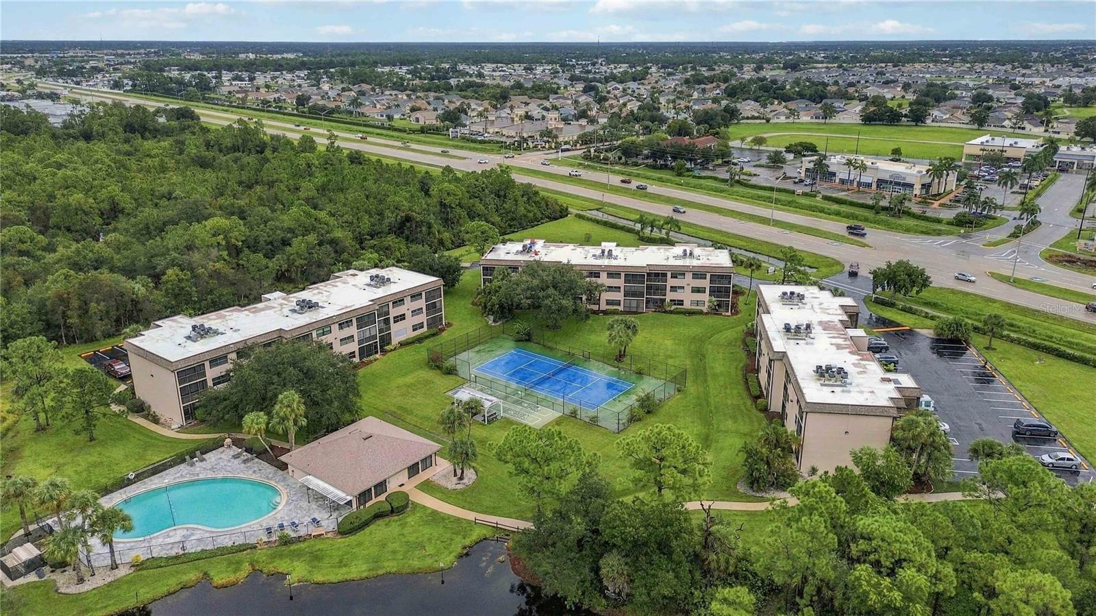 SANDHILL PINES BLDG 01 - Residential