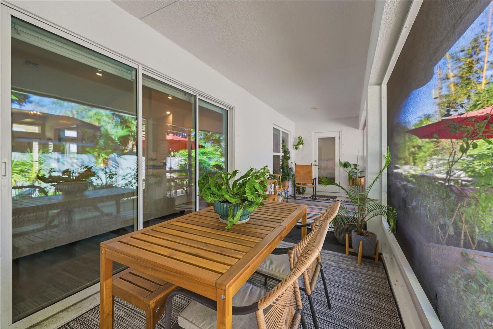 SOUTH VENICE - Residential